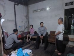 Peduli Keadaan Masyarakat, Bhabinkamtibmas Polsek Samalantan Berikan Bantuan